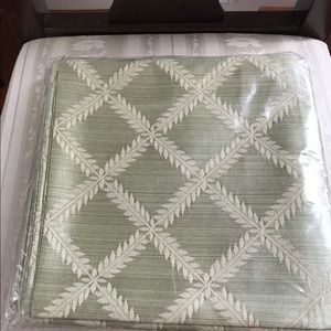 Napkin set of 12. Lenox Laurel Leaf pattern.